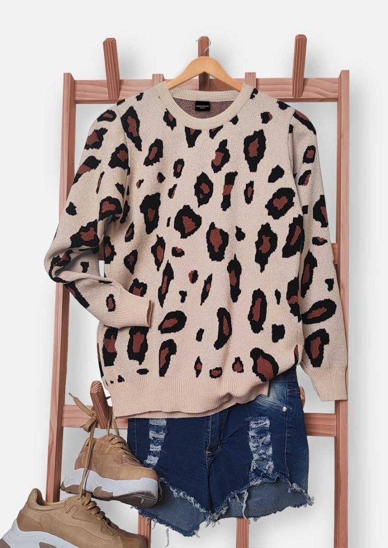 Sweater jacquard animal print