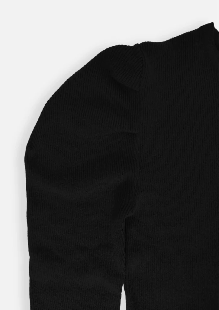 Sweater con mangas princesa de mujer color negro