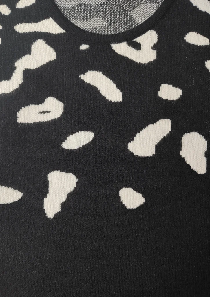 Sweater animal print negro 3