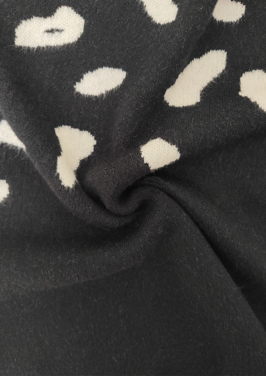 Sweater animal print negro 4