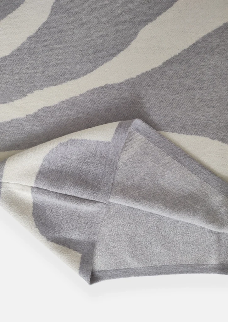Sweater jackard manchas gris 3