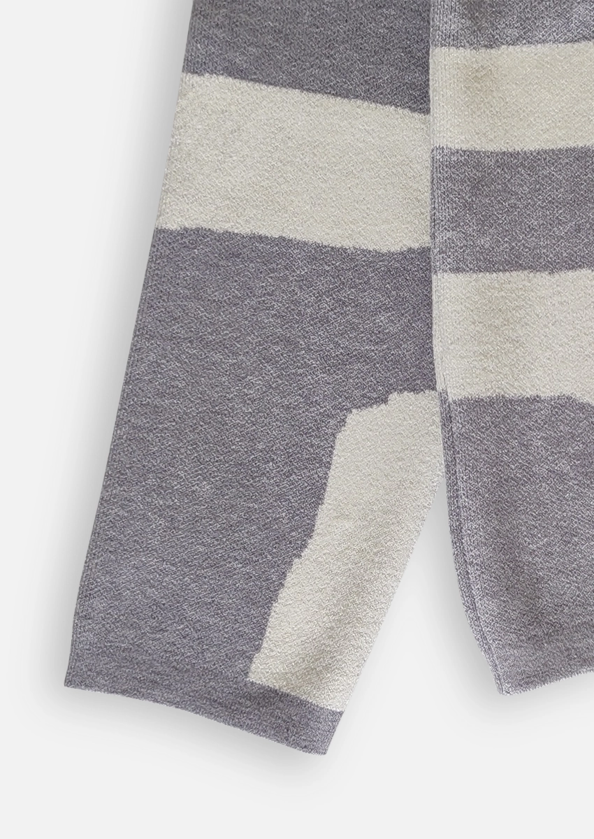 Sweater jackard manchas gris 2