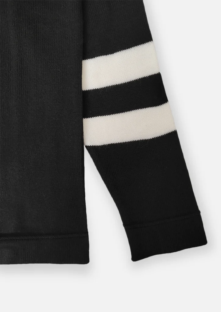 Sweater rayado en mangas negro 1