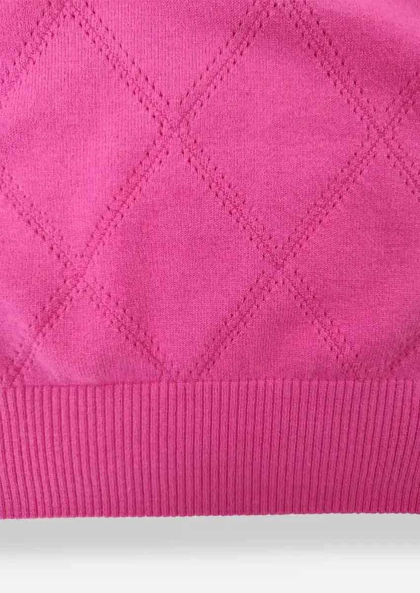 Sweater rombos calados - Fucsia - De cerca - CO Sweater de mujer cuello redondo con rombos calados rosa