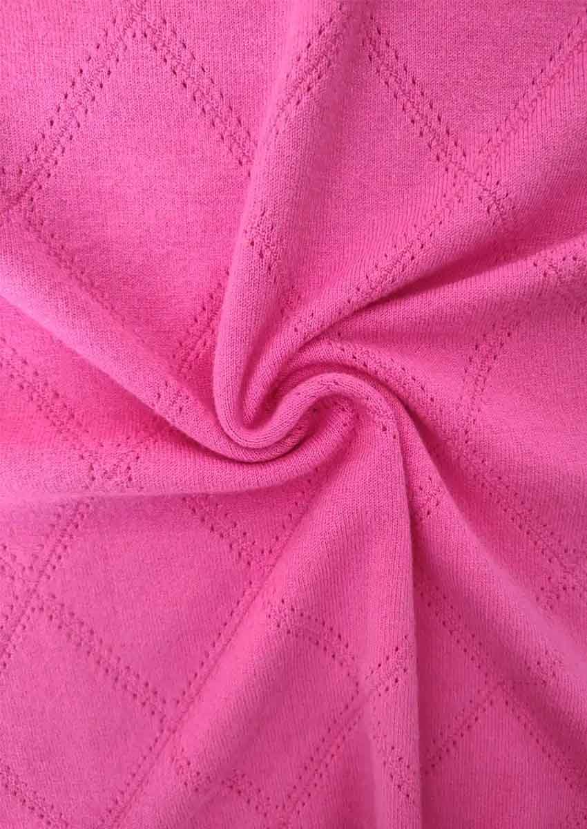 Sweater rombos calados - Fucsia - Espiral - CO Sweater de mujer cuello redondo con rombos calados rosa